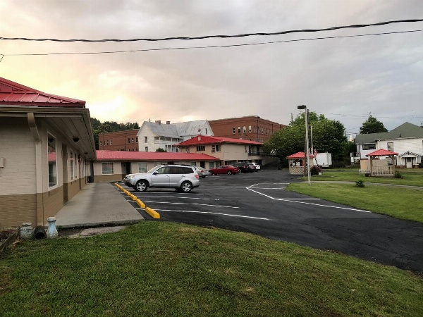 Ellijay Inn - Downtown Ellijay image 1